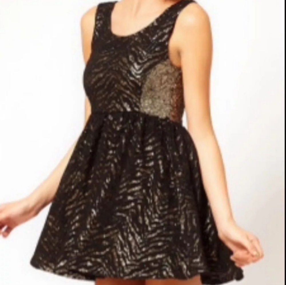 🩷 3/$15 Hunts No More Zebra Sequin Mini Dress, Medium, Like New - Picture 2 of 9